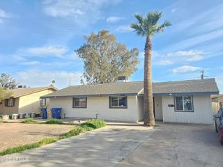 6013 W CLAREMONT Street, Glendale, AZ 85301