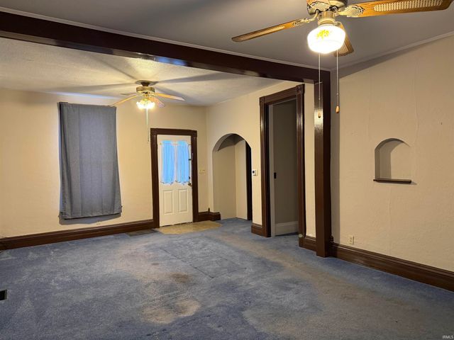 612 Mclean Street, Ligonier, IN 46767