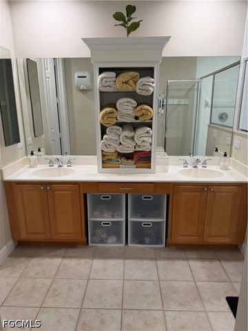 4700 Yacht Harbor DR 622, Naples, FL 34112