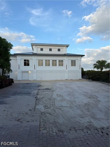 4700 Yacht Harbor DR 622, Naples, FL 34112