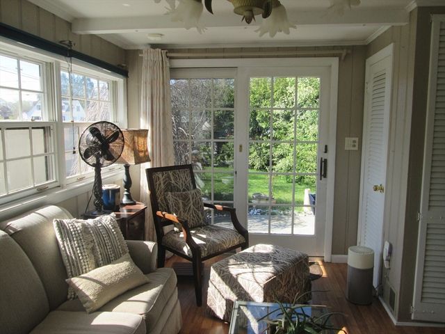 28 Clairmont Ave, Chicopee, MA 01013