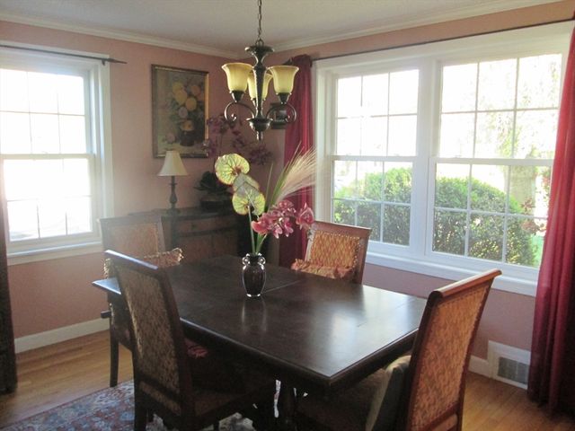 28 Clairmont Ave, Chicopee, MA 01013