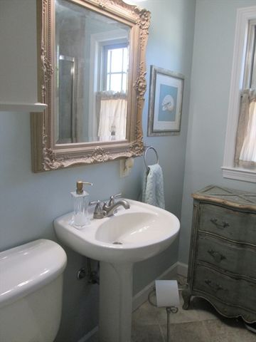28 Clairmont Ave, Chicopee, MA 01013