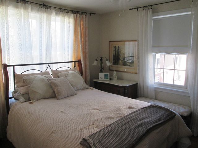 28 Clairmont Ave, Chicopee, MA 01013