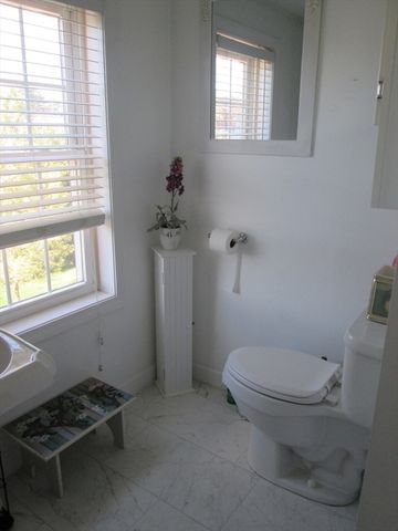 28 Clairmont Ave, Chicopee, MA 01013