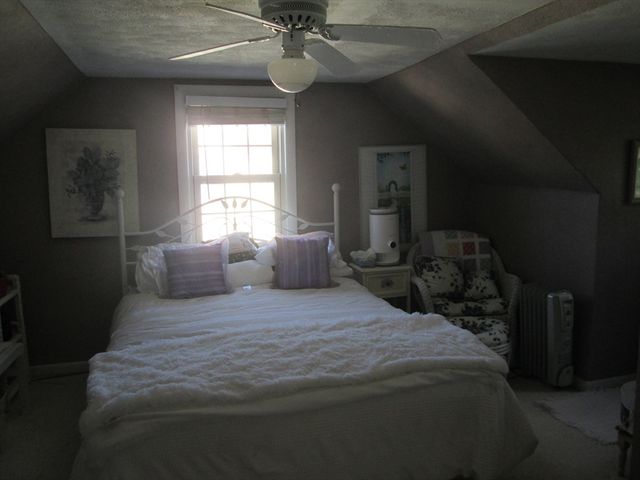 28 Clairmont Ave, Chicopee, MA 01013