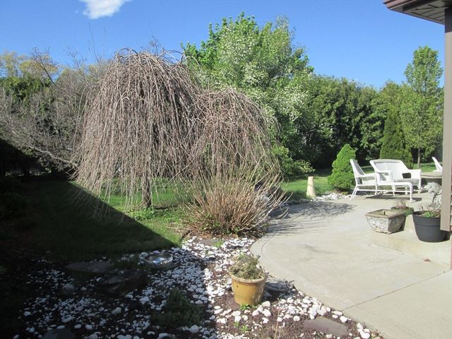 28 Clairmont Ave, Chicopee, MA 01013