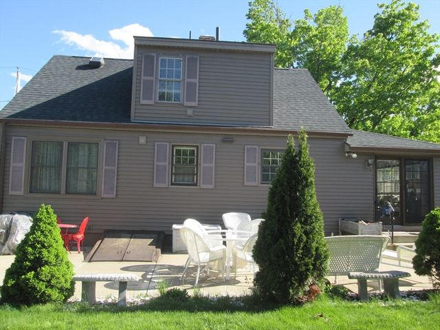 28 Clairmont Ave, Chicopee, MA 01013