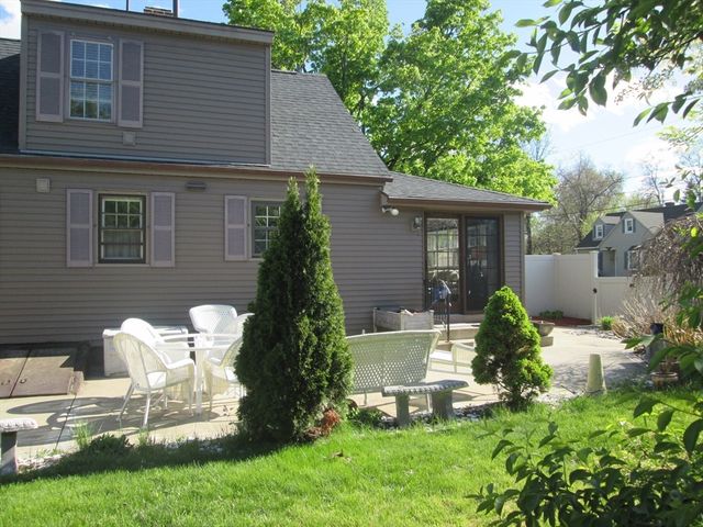 28 Clairmont Ave, Chicopee, MA 01013