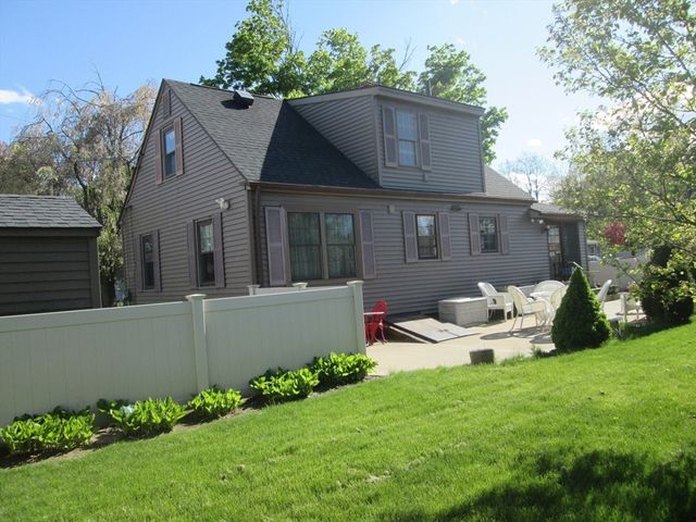 28 Clairmont Ave, Chicopee, MA 01013