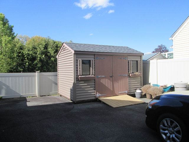 28 Clairmont Ave, Chicopee, MA 01013