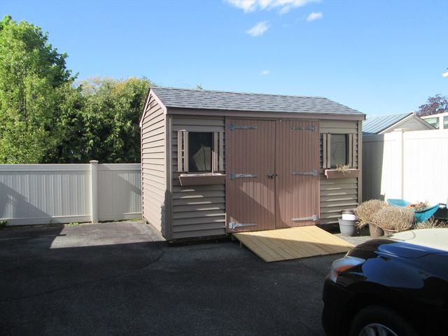 28 Clairmont Ave, Chicopee, MA 01013