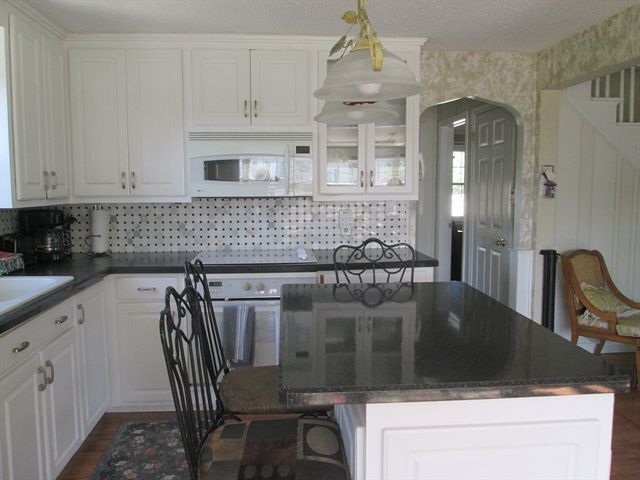 28 Clairmont Ave, Chicopee, MA 01013