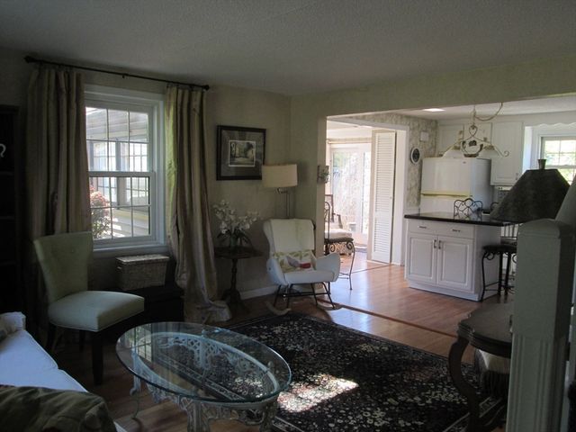28 Clairmont Ave, Chicopee, MA 01013