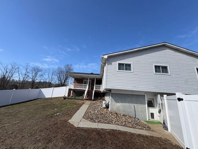 114 Wood Ln, Kiskiminetas Twp, PA 15618