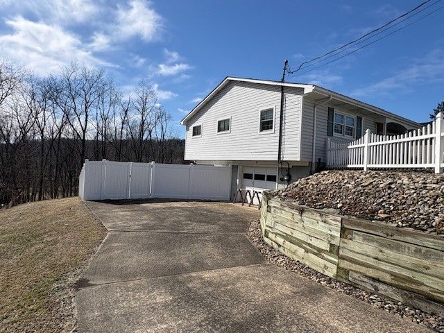 114 Wood Ln, Kiskiminetas Twp, PA 15618