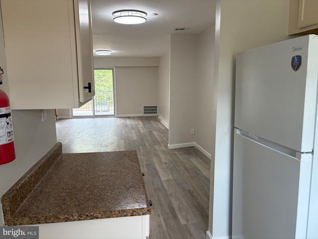 1294-D10 COOPER ST, Beverly, NJ 08010
