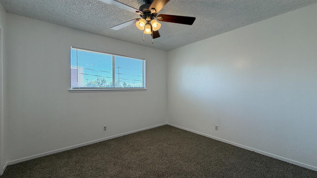 Image 15 of property listing at 2514 E Andrews Avenue, Fresno, CA 93726