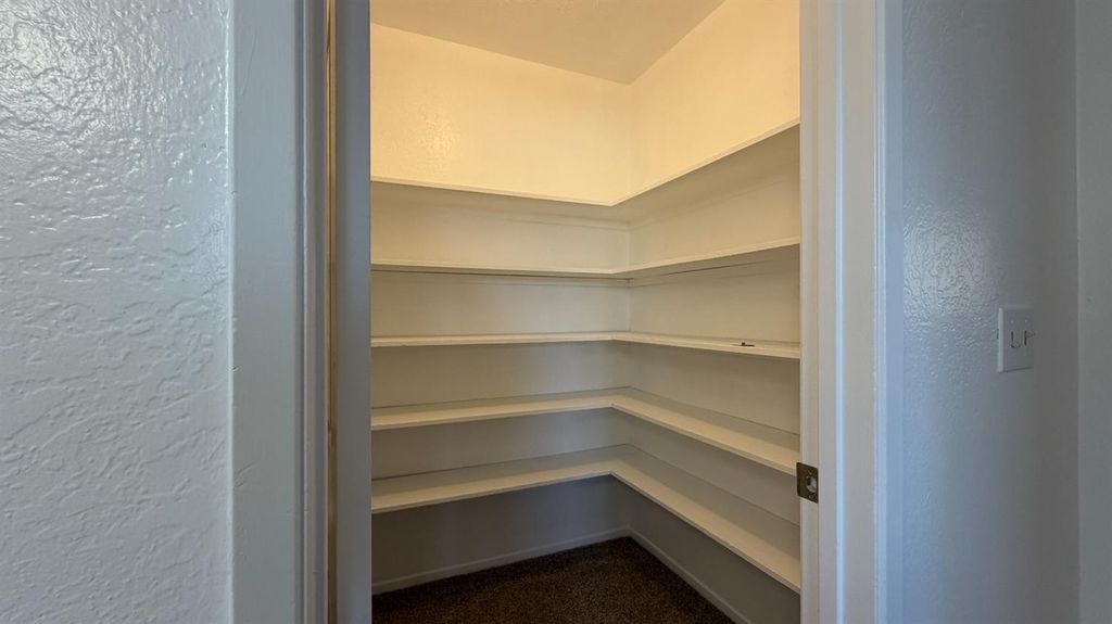 Image 17 of property listing at 2514 E Andrews Avenue, Fresno, CA 93726