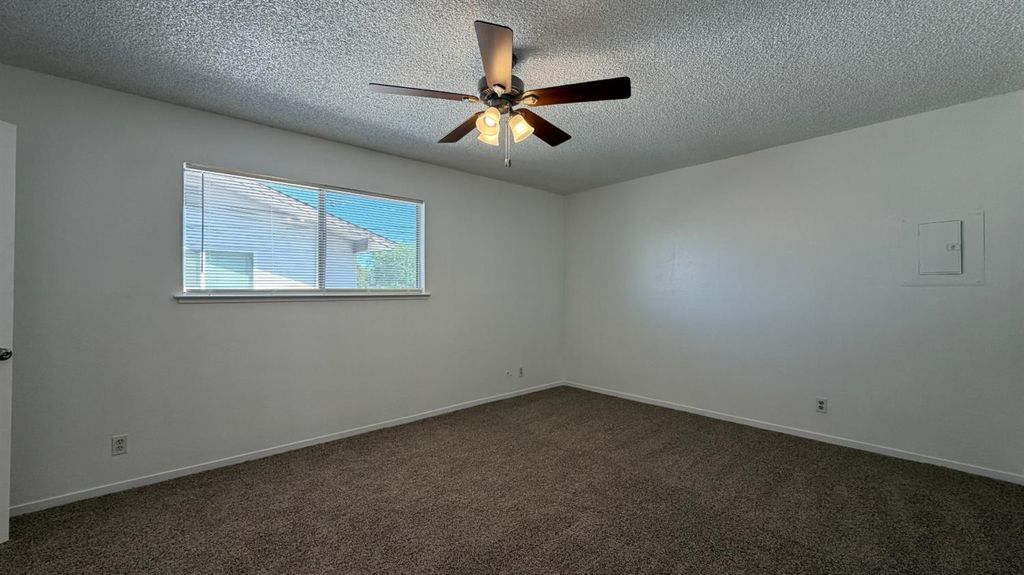 Image 18 of property listing at 2514 E Andrews Avenue, Fresno, CA 93726