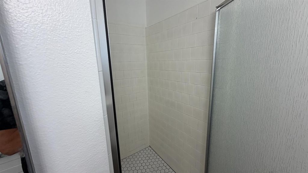 Image 22 of property listing at 2514 E Andrews Avenue, Fresno, CA 93726