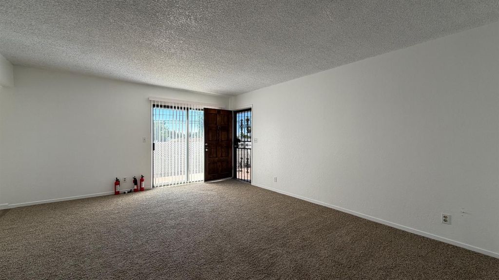 Image 24 of property listing at 2514 E Andrews Avenue, Fresno, CA 93726