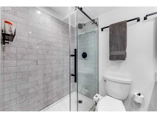 2021 Sw MAIN St 33, Portland, OR 97205