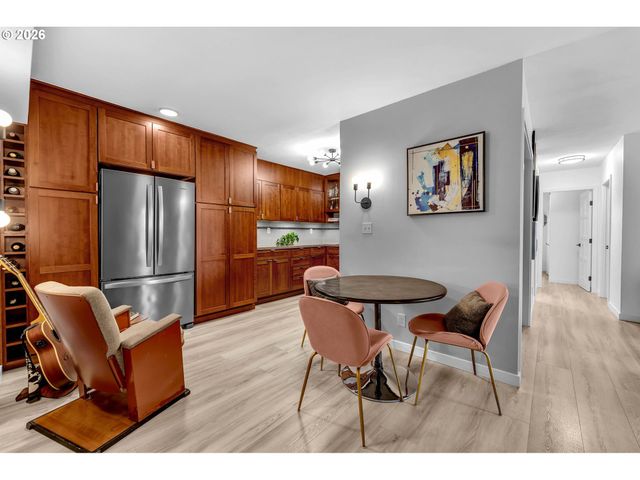 2021 Sw MAIN St 33, Portland, OR 97205