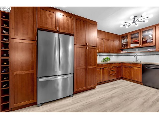 2021 Sw MAIN St 33, Portland, OR 97205