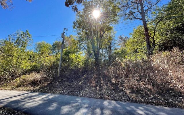 LOT 27 Sneaking Creek Drive, Hayesville, NC 28904