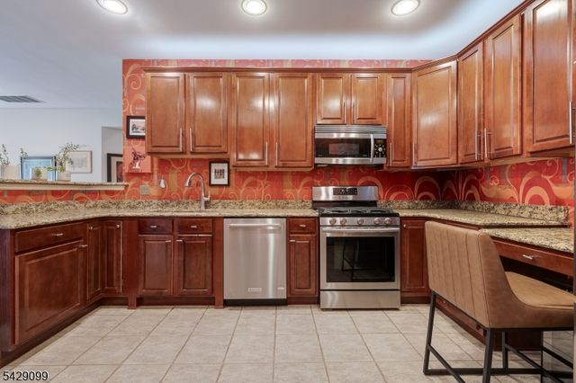 10402 Warrens Way 402, Wanaque Boro, NJ 07465