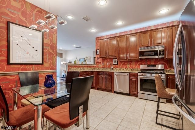 10402 Warrens Way 402, Wanaque Boro, NJ 07465