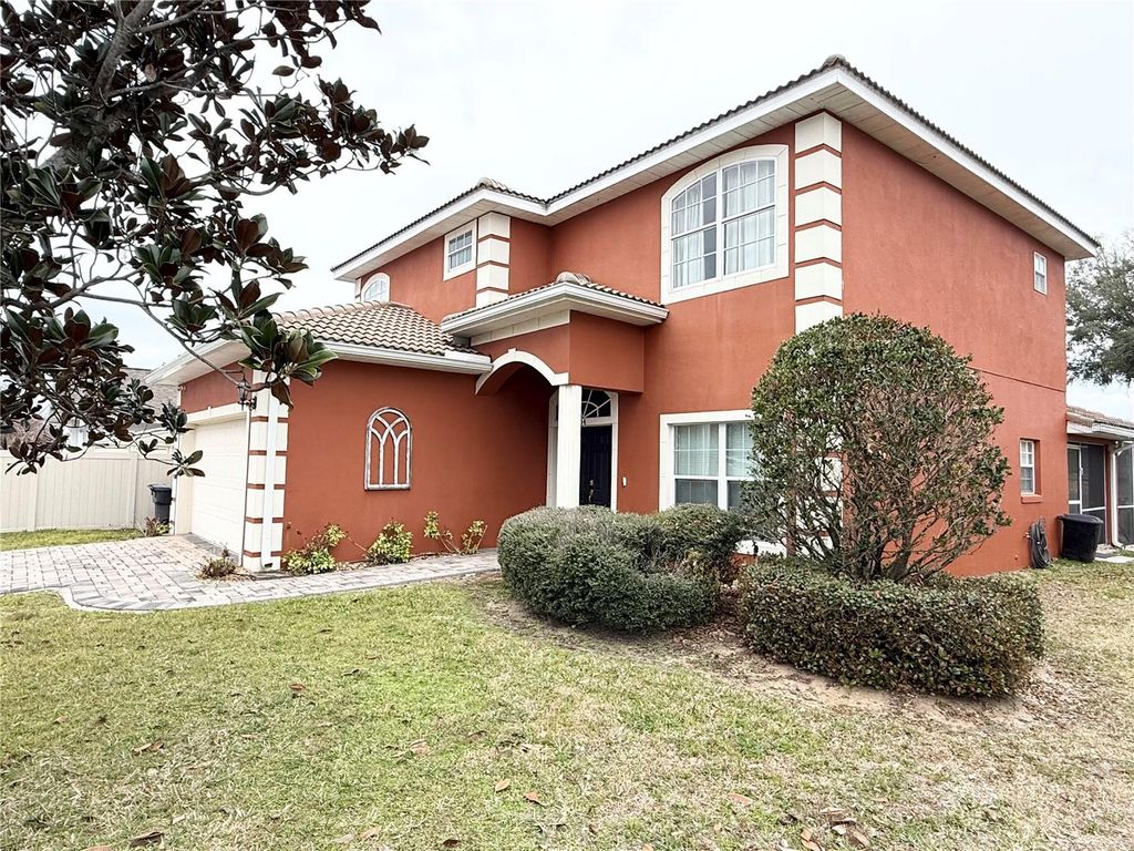 Image 3 of property listing at 104 VISTA LOOP, Davenport, FL 33897