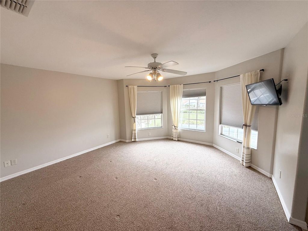 Image 24 of property listing at 104 VISTA LOOP, Davenport, FL 33897