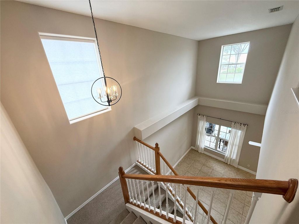 Image 10 of property listing at 104 VISTA LOOP, Davenport, FL 33897