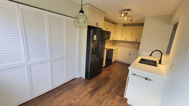 401 SW 158th Terrace 205, Pembroke Pines, FL 33027