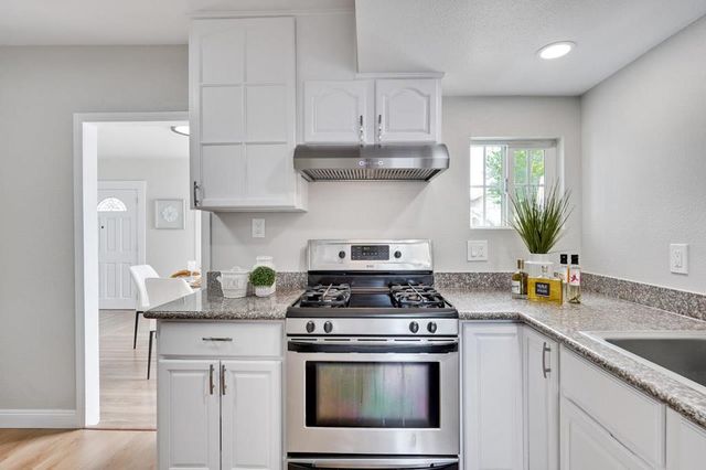 2826 San Jose Avenue, Alameda, CA 94501
