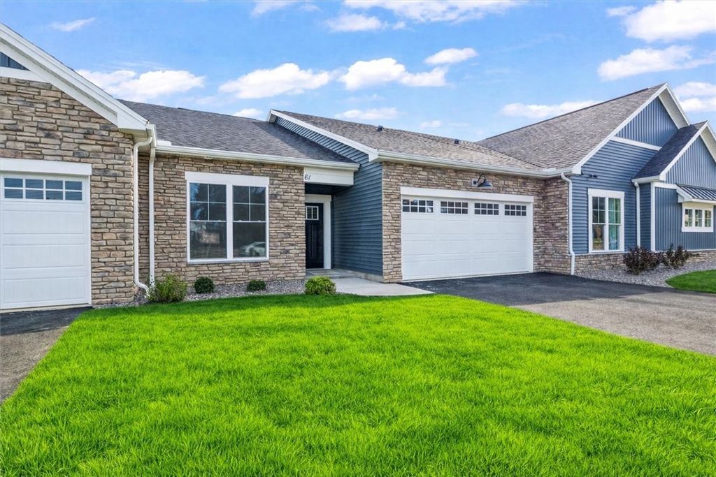 107 Cedarway Circle 410, Webster, NY 14580