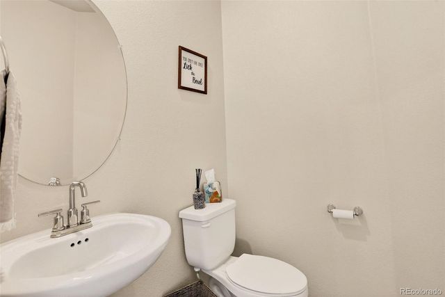 22241 E 7th Place, Aurora, CO 80018