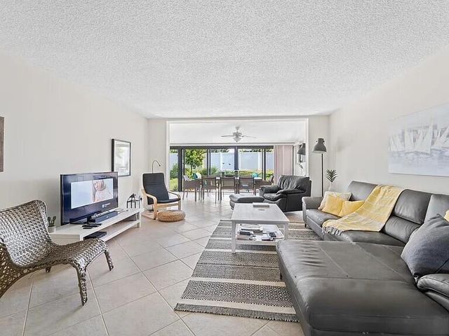 4228 Deste Court, Lake Worth, FL 33467
