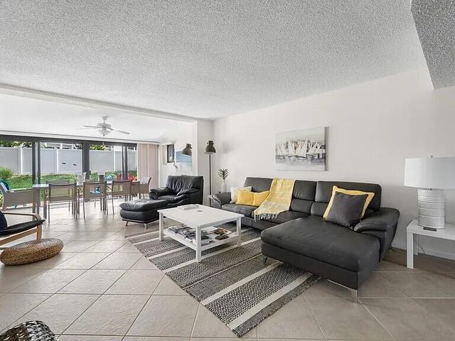 4228 Deste Court, Lake Worth, FL 33467