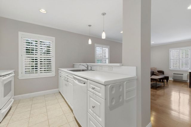 27 Commonwealth 1, Newton, MA 02467