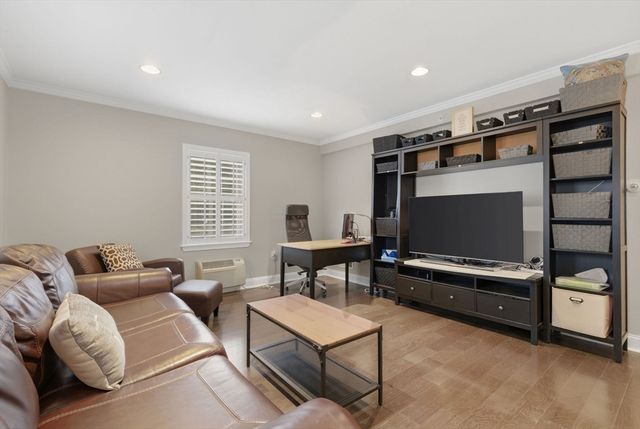 27 Commonwealth 1, Newton, MA 02467