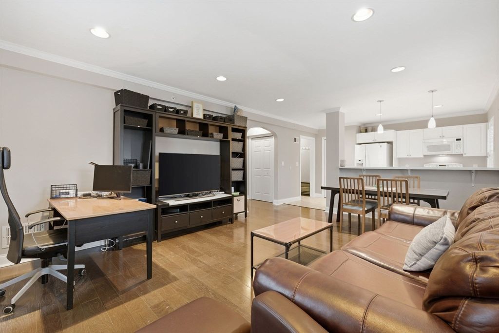 27 Commonwealth 1, Newton, MA 02467