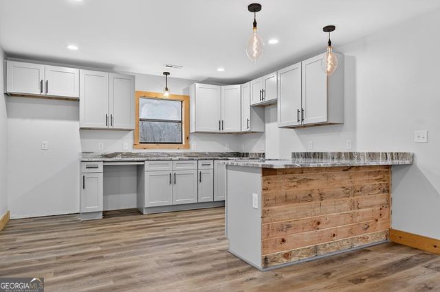 569 Number 20 Mine Road, Mccaysville, GA 30555