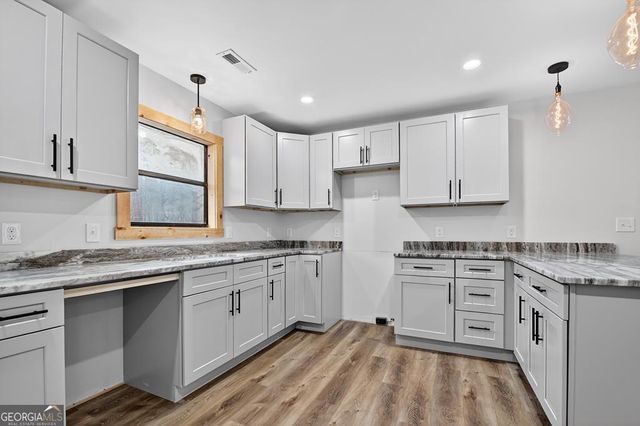 569 Number 20 Mine Road, Mccaysville, GA 30555