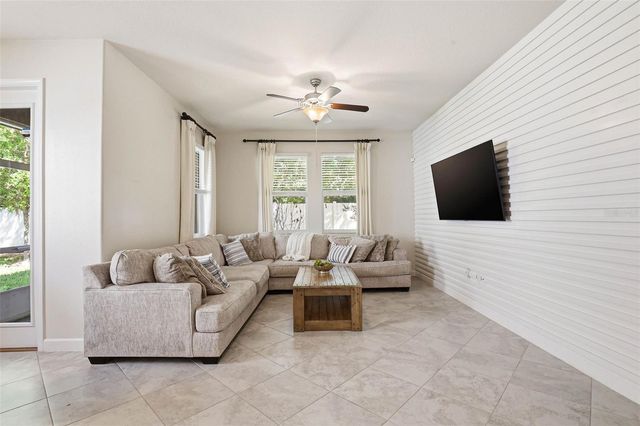 6617 CITRUS CREEK LANE, Tampa, FL 33625