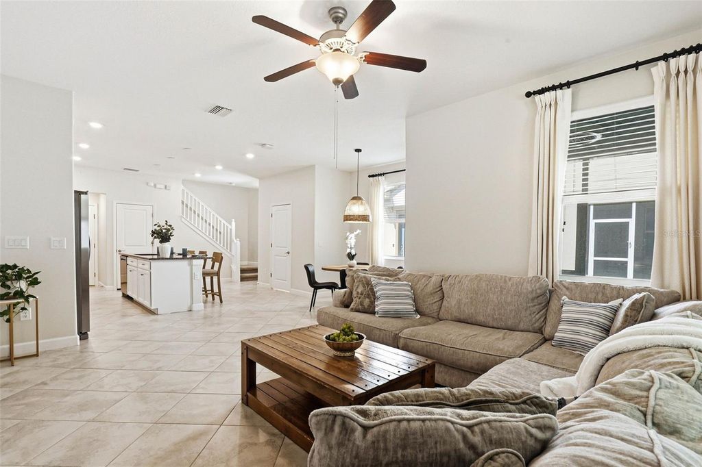 Image 15 of property listing at 6617 CITRUS CREEK LANE, Tampa, FL 33625