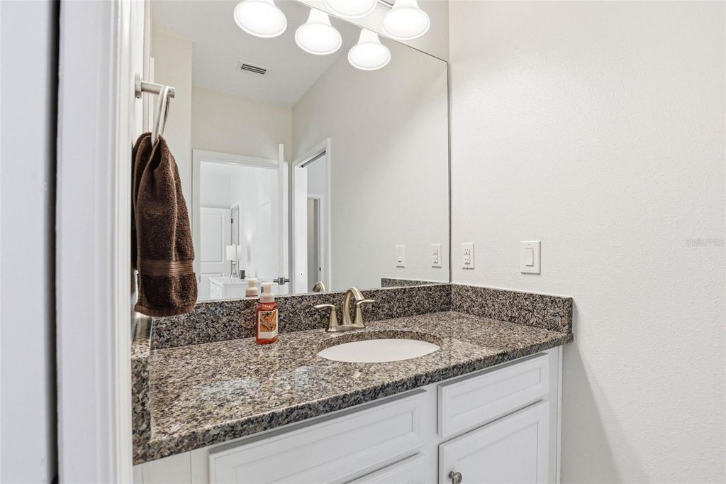 Image 33 of property listing at 6617 CITRUS CREEK LANE, Tampa, FL 33625