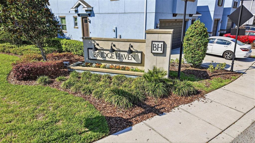 Image 41 of property listing at 6617 CITRUS CREEK LANE, Tampa, FL 33625